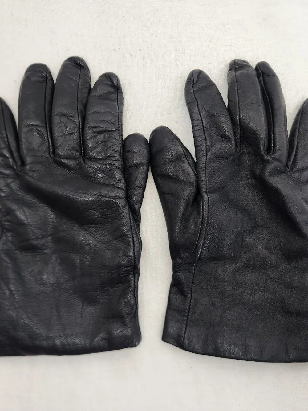 Vintage Fownes Womens 7.5 Soft Black Leather Cashmere Lining Gloves